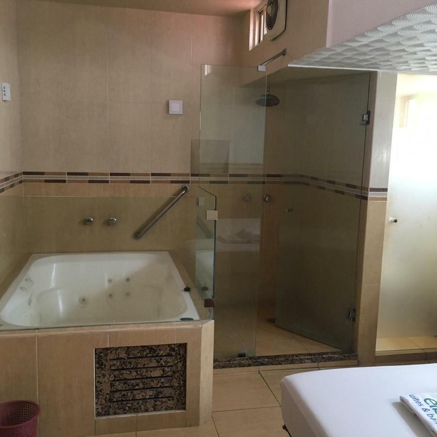 Hotel & Suites Elba Toluca Eksteriør billede