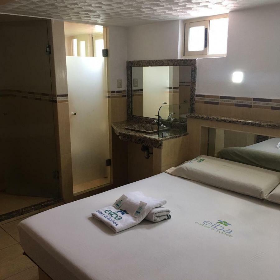 Hotel & Suites Elba Toluca Eksteriør billede